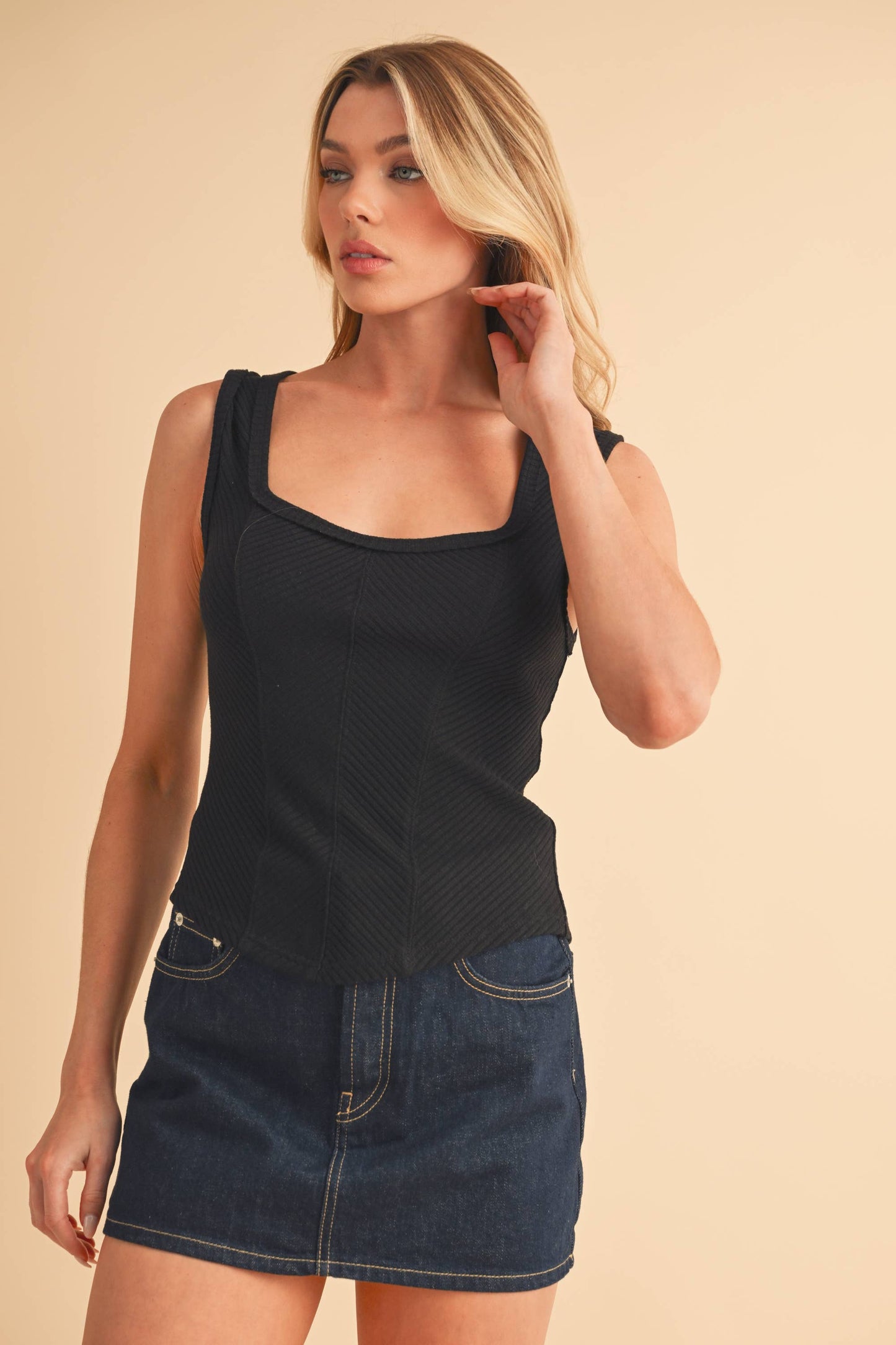 AEMI + CO - 8261DK Adelle Sweetheart Neck Tank 3: Black / Contemporary / L