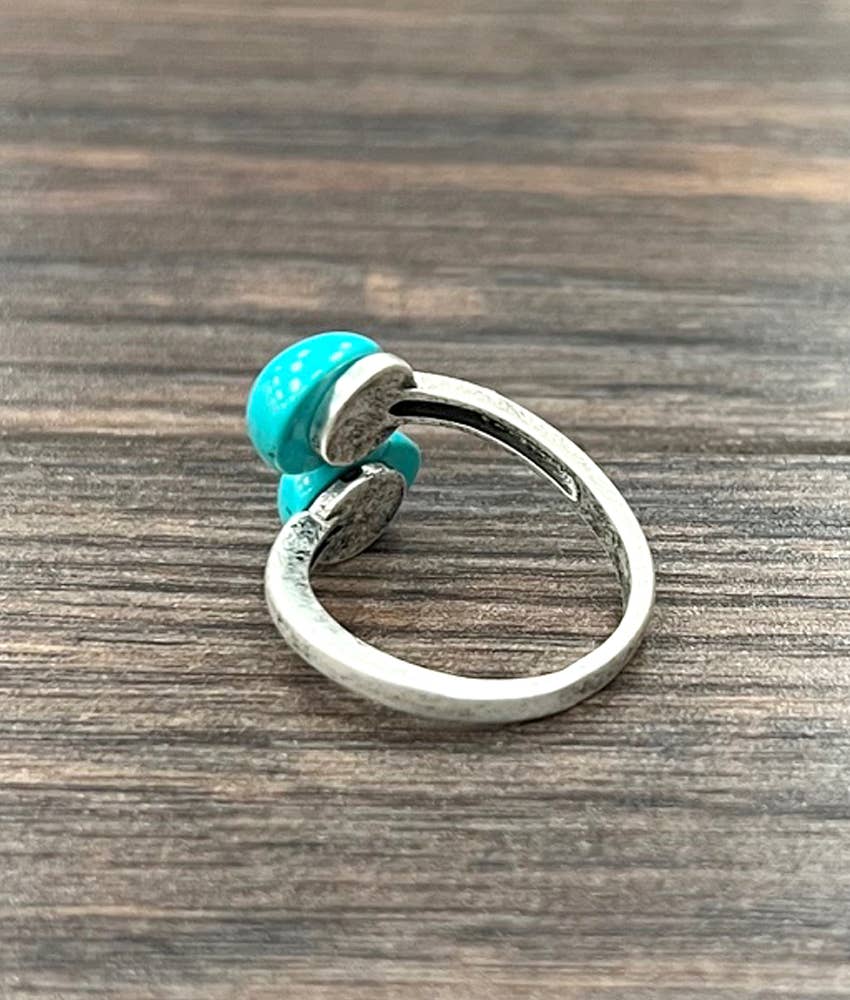ISAC Trading Inc - 750506, Brass Oval Turquoise Adjustable Rings