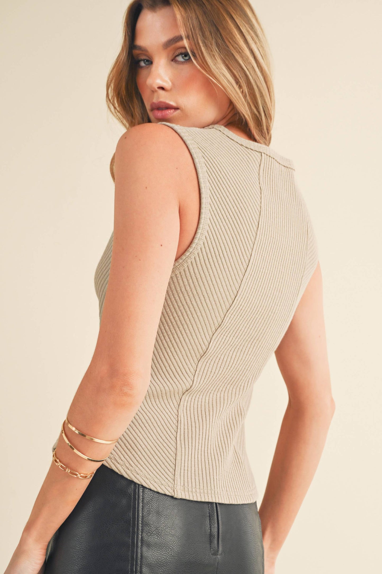 AEMI + CO - 8261DK Adelle Sweetheart Neck Tank 3: Black / Contemporary / L